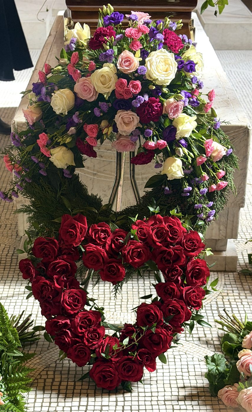 Begravningsarrangemang från Melanders Blommor